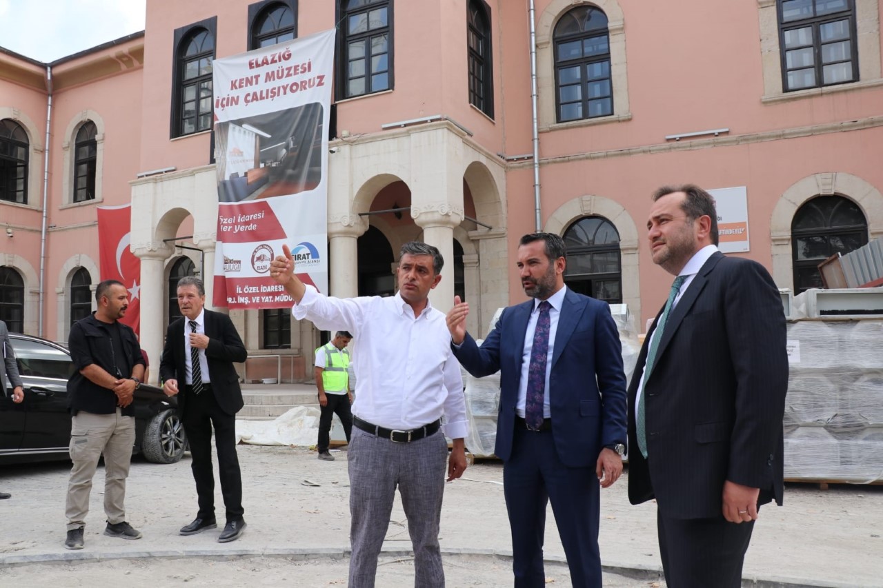 Ağar, Başkan Şerifoğulları’yla Elazığ'ın Vizyon Projelerini İnceledi