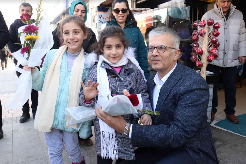 Başkan Adayı Gezer Kışla Caddesi Esnafının Sorununu Dile Getirdi