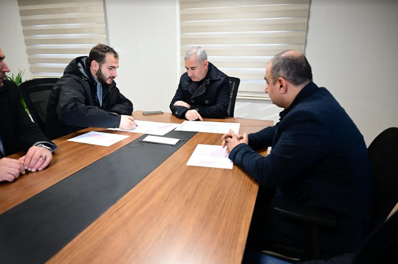 Başkan Çınar, Topsöğüt Mahallesinde Yapımı Devam Eden Sanayi Sitesindeki Çalışmaları İnceledi