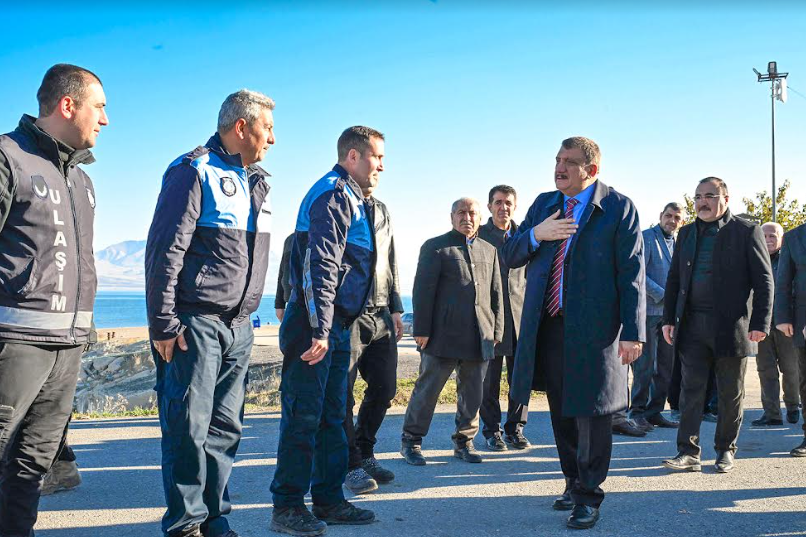 Başkan Gürkan Atabey Feribot İskelesi’nde İncelemelerde Bulundu