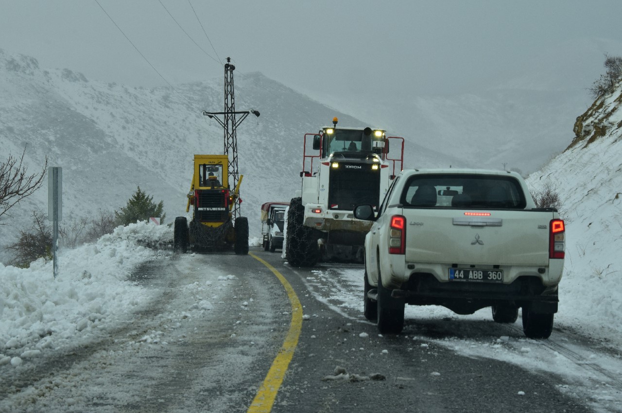 Büyükşehir Belediyesi Kar Mesaisinde