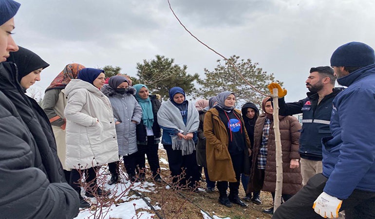 Kadınlarımızın Hayatın Her Alanında Aktif ve Katılımcı Olmasını Önemsiyoruz